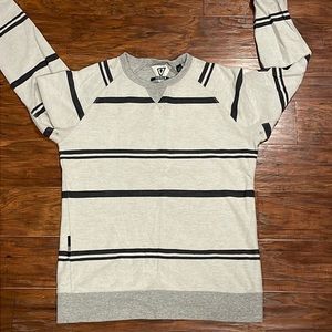 Long sleeve heavy gray shirt. Size M. Like new.